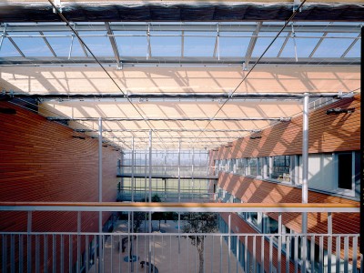 School atrium glasoverkapping op gelamineerde liggers 3