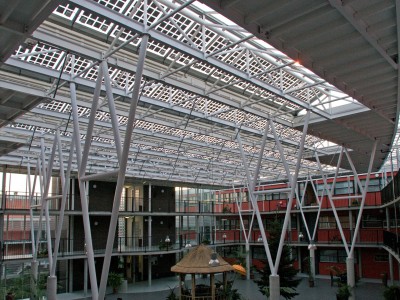 Glasoverkapping atrium met PV panelen BIPV 1