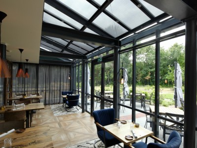 Restaurant glasoverkapping met zonwerende beglazing 8