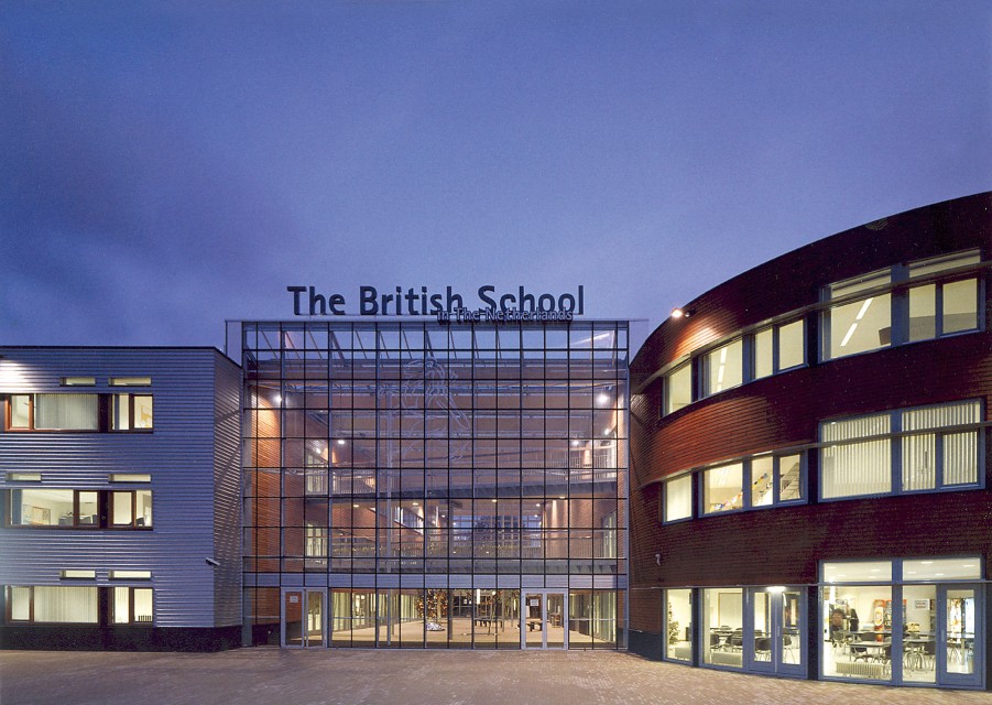 School atrium glasoverkapping op gelamineerde liggers 1