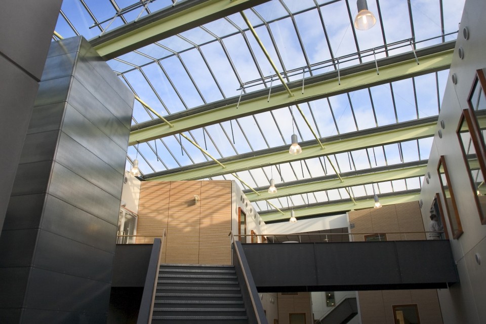 Lichte glasoverkapping atrium kassenbouwsysteem 1