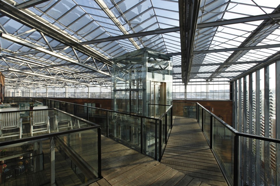 Grote glasoverkapt transparant atrium1